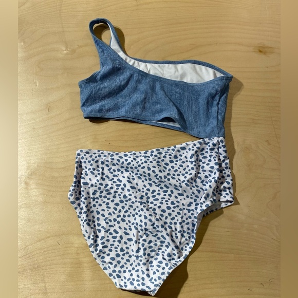 One-Shoulder Blue and White Bikini Set Large (DV) - Picture 8 of 12